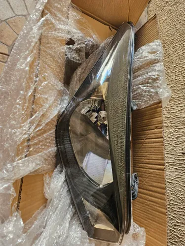 Farol hb20 2013/2019 lado direito Arteb