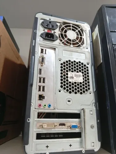 PC com Intel i3 , obs : não sei cê está funcionando corretamente