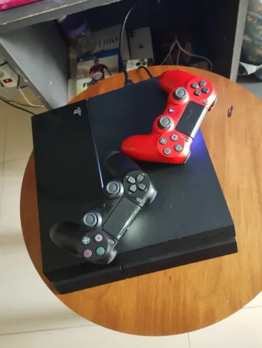 Ps4 novo bem cuidado, tudo funciona só pegar e jogar!!