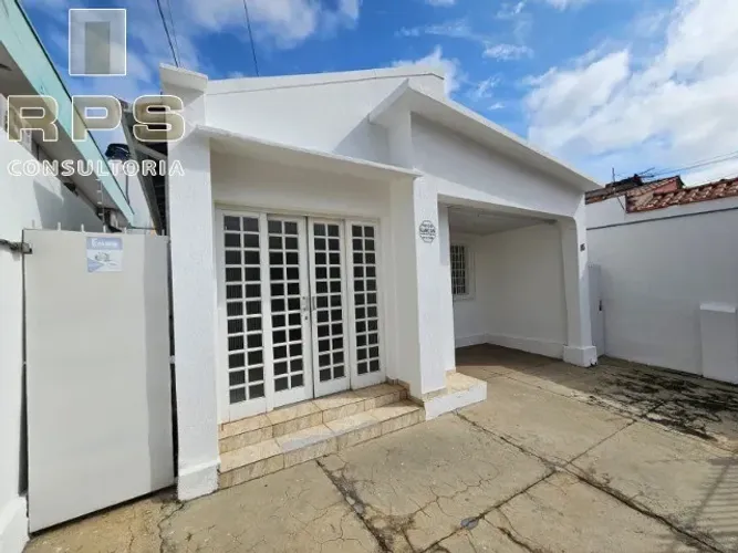 Imóvel Comercial à Venda em Atibaia-SP - Centro 2 Quartos, 2 Salas, 2 Banheiros 130m² de Á