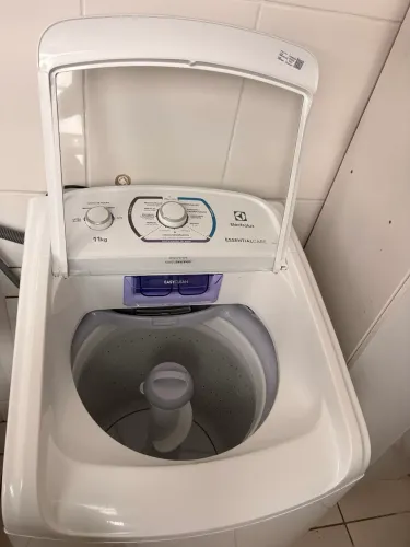 Máquina de Lavar Electrolux 11kg Branca Essential Care com Easy ?
