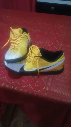 Chuteira society Nike