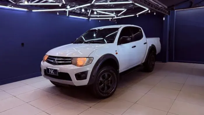 Mitsubishi L200 Triton GLS 3.2 CD TB Int.diesel MEC 2013