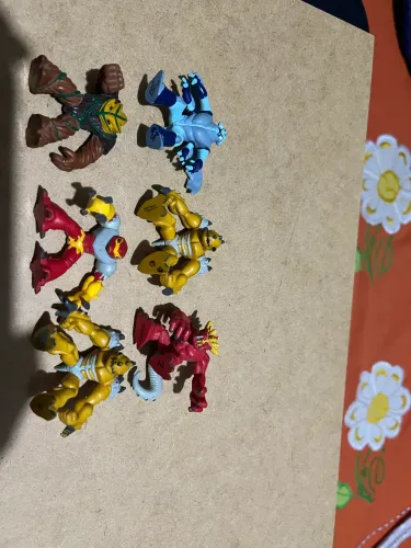 Miniaturas bonecos 