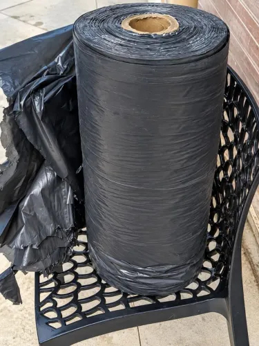 Lona plástica preta <br><br>Largura: 4 m