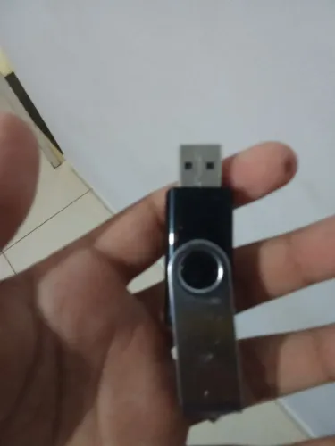 Pendrive de 4gb formatado
