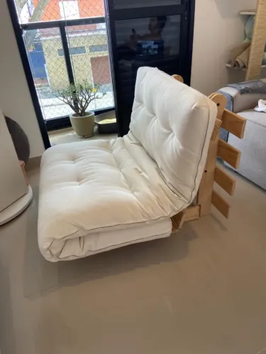 Poltrona-cama, linha BYO da Futon Company Basics.