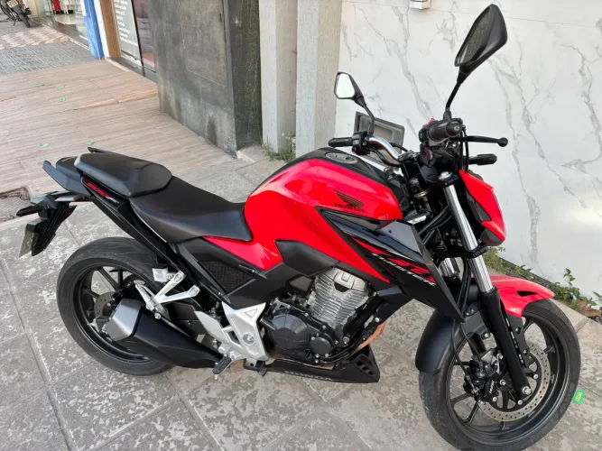 CB300F TWISTER CBS