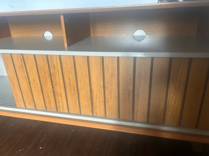 Conjunto de painel e rack