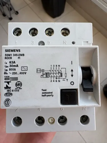 Interruptor Diferencial Residual Tetrapolar 400VCA 63A 30ma 5SM1346-0 MB Siemens