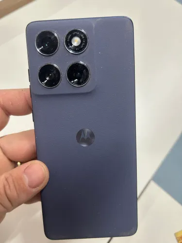 Vende - se um smartphone Motorola Edgar 60 em ótimo estado