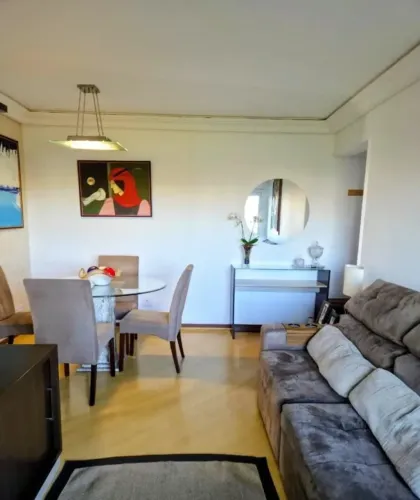 Apartamento no Cabral com 3 quartos (1 suíte), andar alto e sacada com churrasqueira
