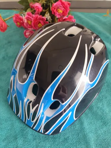 Capacete Infantil para Bike / Patins Preto e Azul | em Ótimo Estado
