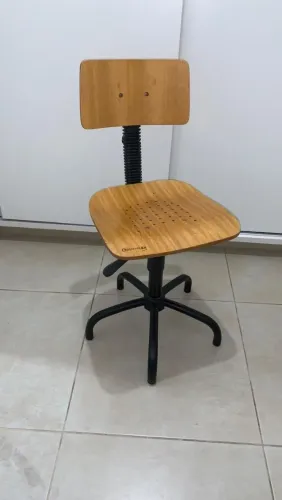 Cadeira de Costureira Ergonômica