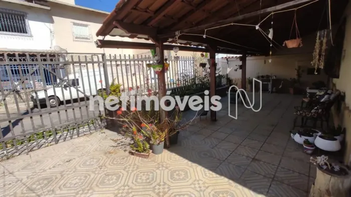 Casa Geminada 4 Quartos,188m²; , Jaraguá, 3 Vagas de Garagem, Próximo ao Clube Jaraguá.