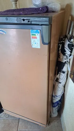 Freezer vertical 110 watts de 300 litros. 