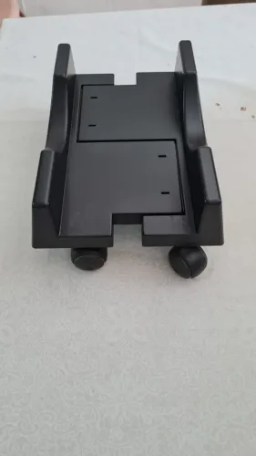 Carrinho base de CPU com rodinhas