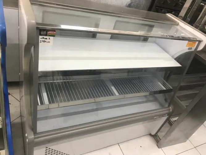 Vitrine refrigerada