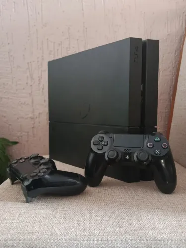 ? PS4 2TB + 2 Controles + FIFA 19
