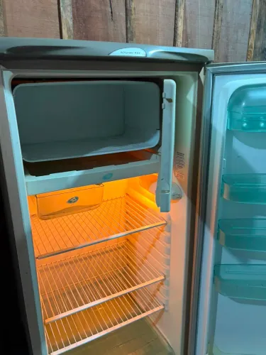 Vendo geladeira 