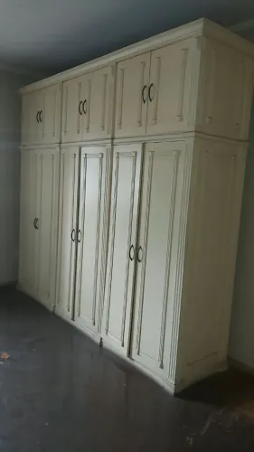 Conjunto de Quarto Retrô/Clássico: Guarda-Roupa 6 Portas + Cama de Casal