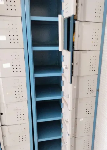 3 Armário roupeiro com 08 portas marcon