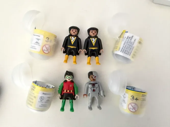 Lote Playmobil, 2 Adão Negro, 1 Robin e 1 Ciborgue