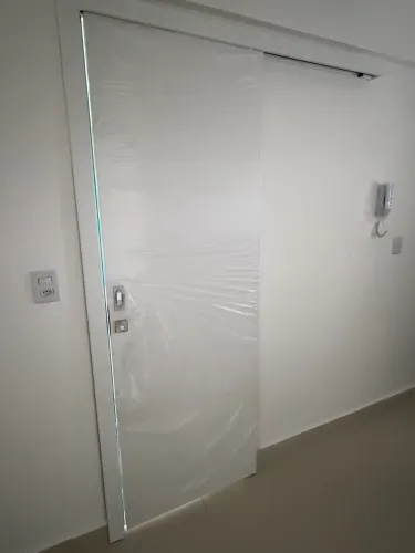 Porta de correr branca 76cm x 2,20m com trilho - nova