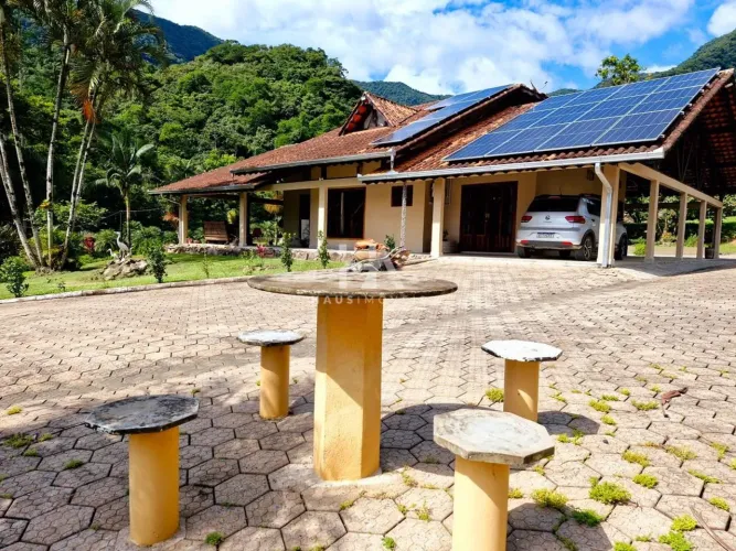 Fazenda à Venda em Paulo Pequeno - 300 m² com 3 Dormitórios/Quartos