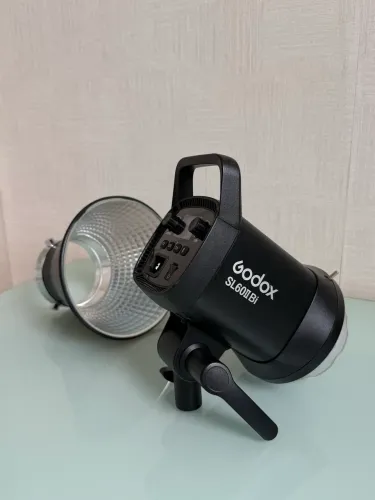 Iluminador led luz contínua godox SL60IIBi bi-color para video e estúdio