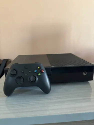 Xbox one (com 1controle)