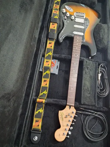 Guitarra Squier affinity stratocaster hss  Indonésia 2016