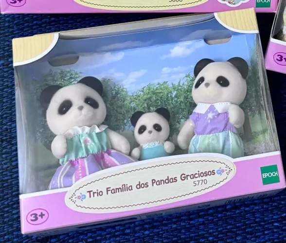 Trio Família dos Pandas Graciosos - Sylvanian Families
