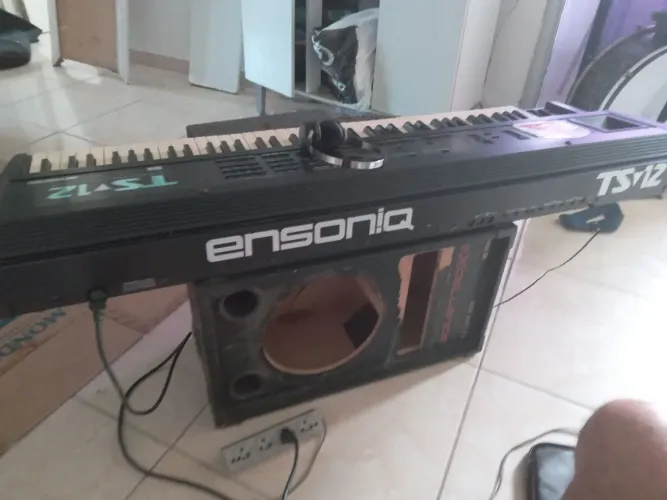 Vendo teclado ensonic ts 12