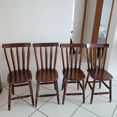 Cadeiras de madeiras 