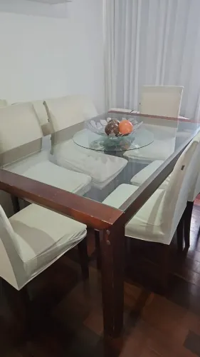 Mesa de Jantar 6 lugares + cadeiras