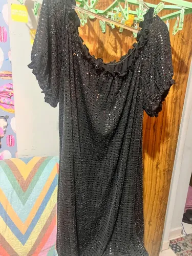 Vestido preto com brilho