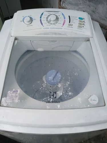 Linda máquina de lavar roupas Electrolux 12kilos gigante lava até edredom e tênis