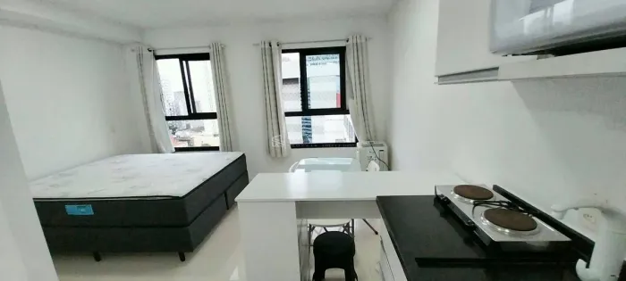 Studio à Venda na Liberdade, Mobiliado, 1 Dormitório | a 2 Quadras do Metrô Sé | Ideal par