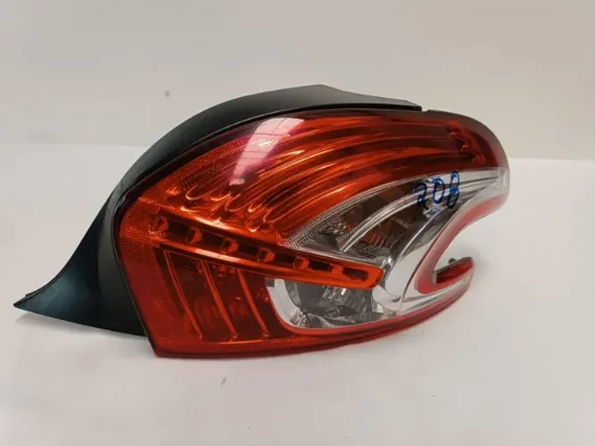 Lanterna Traseira Lado Direito Peugeot 208 2013 A 2018 - LED - Usada/Original