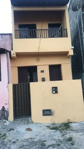 Alugo Casa
