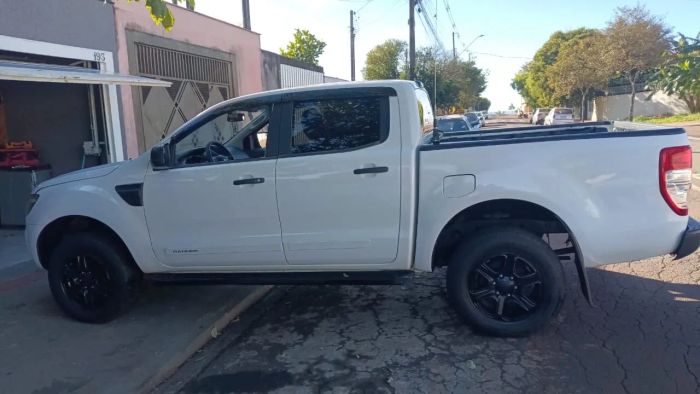 Imagem de Ford Ranger XLS 2.5 16V 4X2 CD Flex 2013