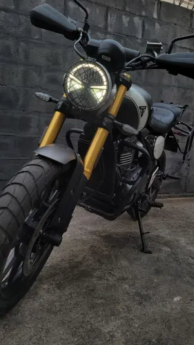 Triumph Scrambler 400X + Acessórios