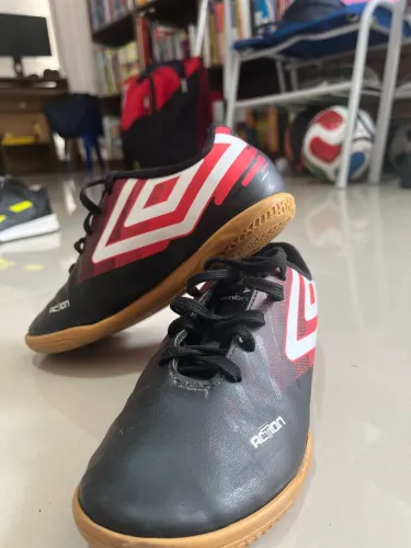 Chuteira de salão infantil menino n° 32 UMBRO 
