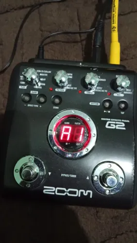 Pedaleira ZOOM G2
