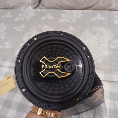 Vendo par de autofalantes triaxial 6" novo