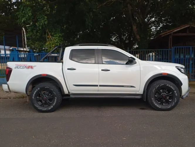Nissan Frontier Pro4x CD 4X4 2.3 Bi-TB Die. AUT 2024