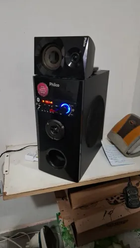 Vendo um som básico, porém completo. $200,00
