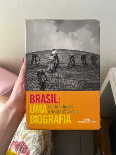 LIVRO BRASIL UMA BIBLIOGRAFIA