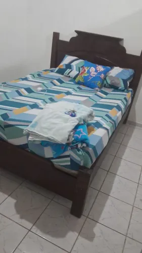 Cama emmadeira maciça 